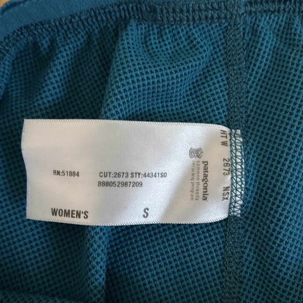 Patagonia capilene base layer
Pants/leggings
Size small
Excellent condition! - Picture 3 of 4